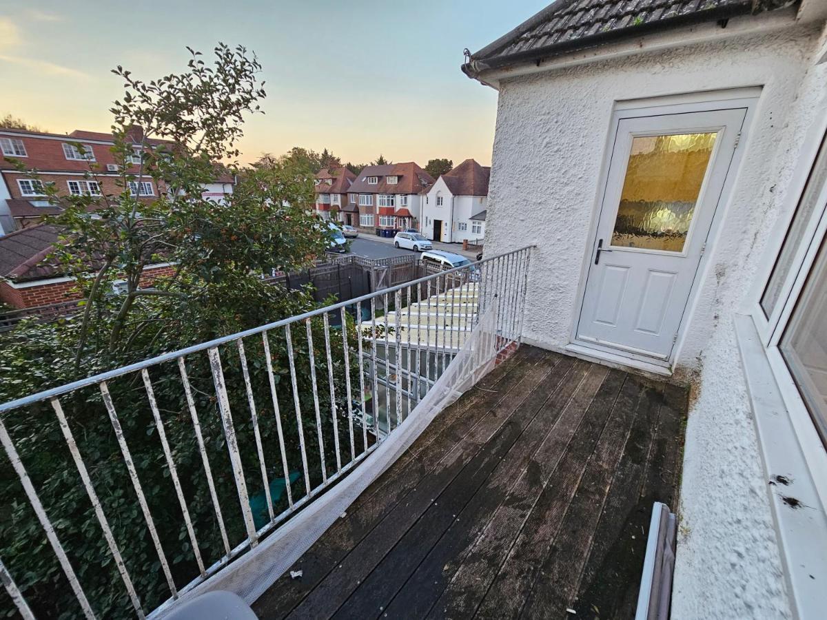 Large 4 Bedrooms Golders Green Λονδίνο Εξωτερικό φωτογραφία